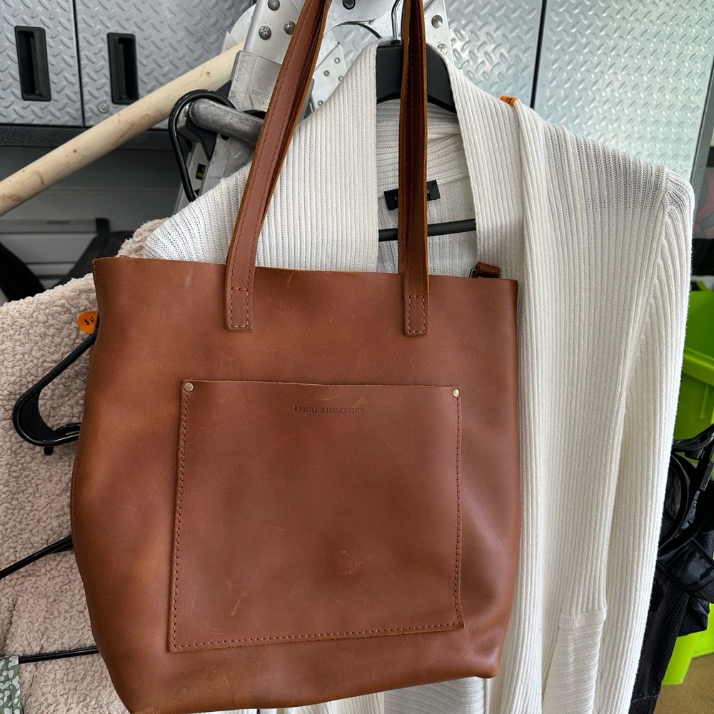 Portland leather shoulder bag
